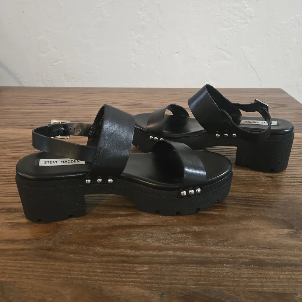 Steve Madden 9.5 Woman’s Black Clog - Picture 3 of 13